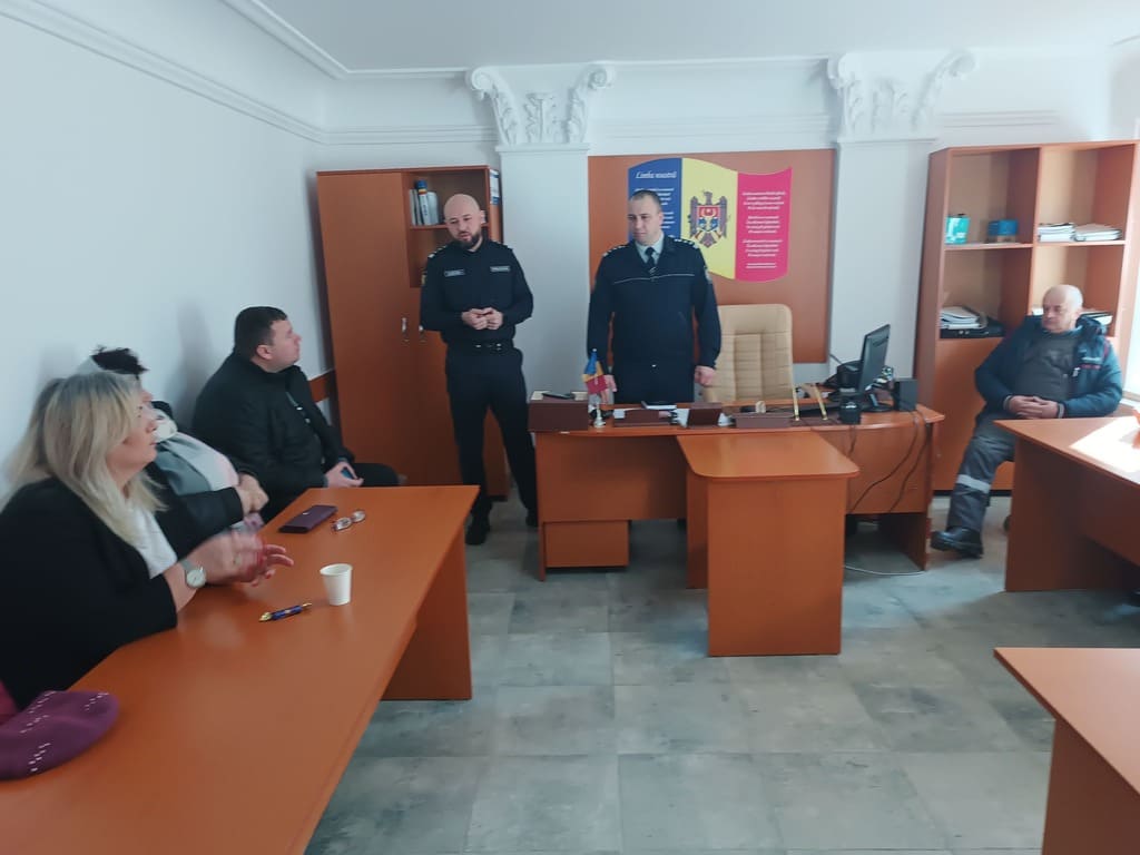 Atelier de informare și preîntâmpinare a schemelor de fraudare a cardurilor bancare.