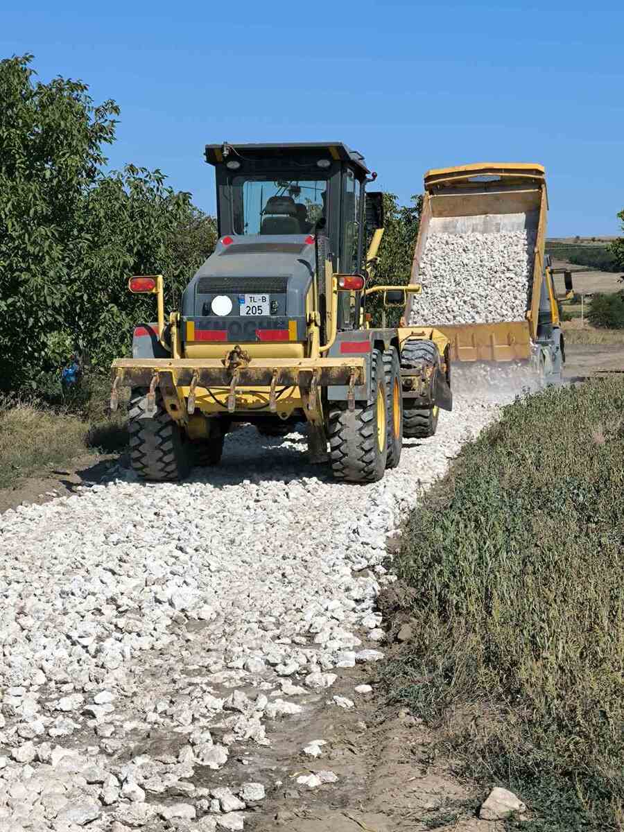 Poza stire Stimați locuitori ai s. Vadul-Leca, pe tronsonul de drum str. Trecătorului, din s. Vadul-Leca au fost finisate lucrările de reparație (variantă albă).